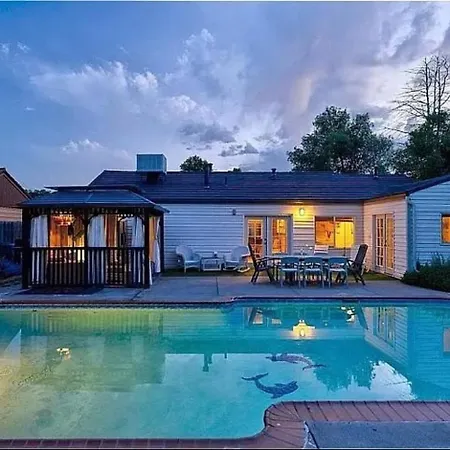 Petals For Pollinators - Heated Pool Villa